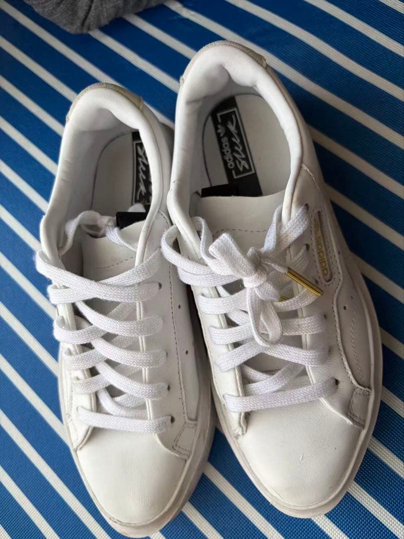 Adidas Sneakers
