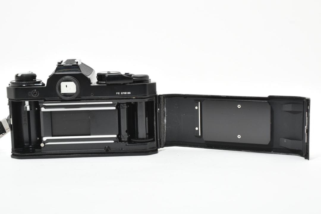 Slr Camera (Film) Nikon Fe #21202