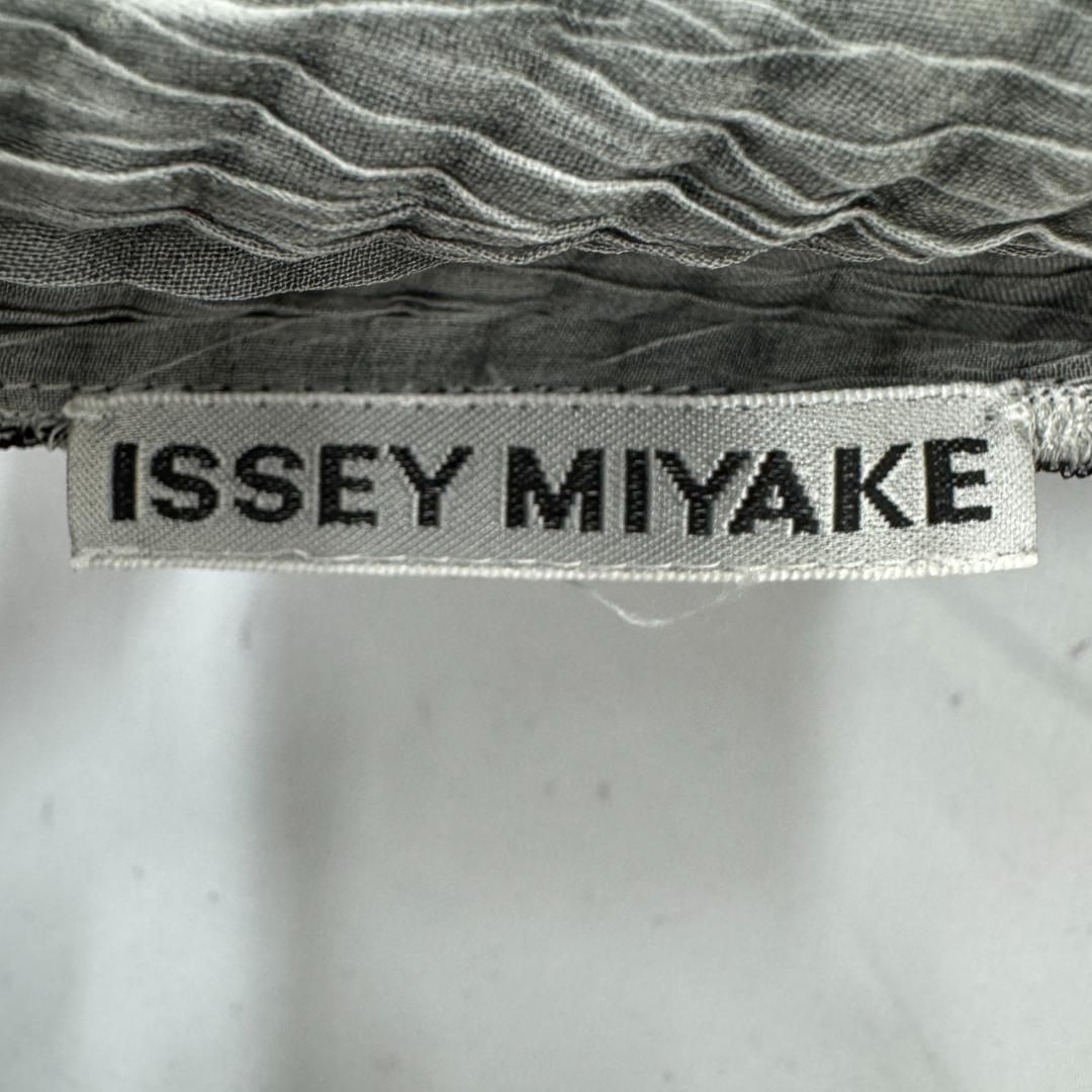 Issey Miyake No Sleeve