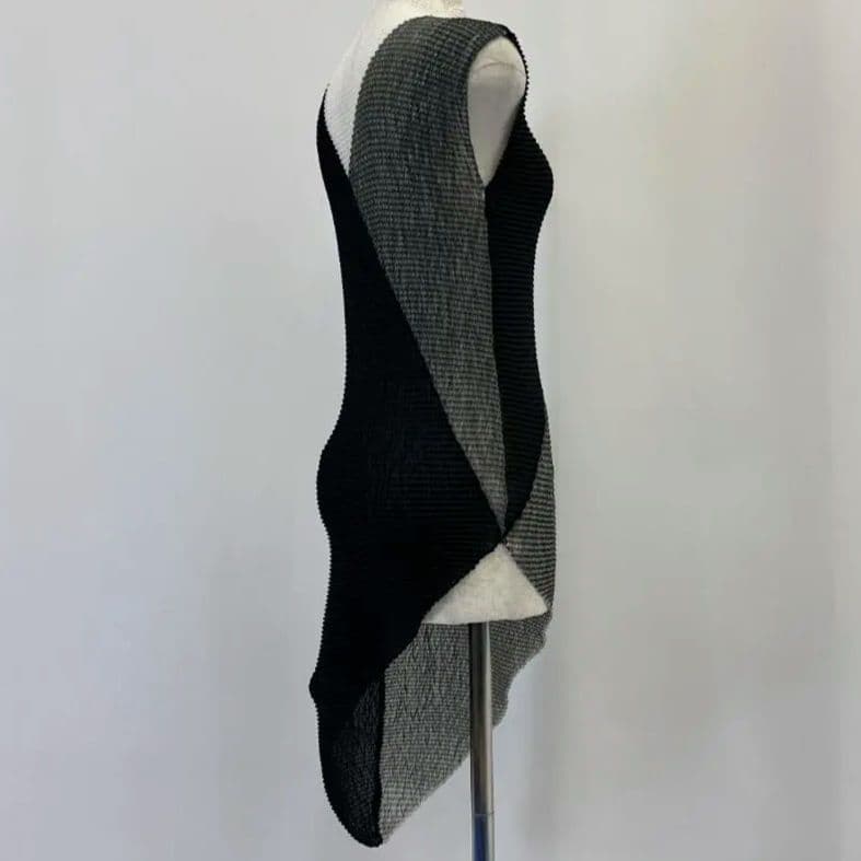 Issey Miyake No Sleeve