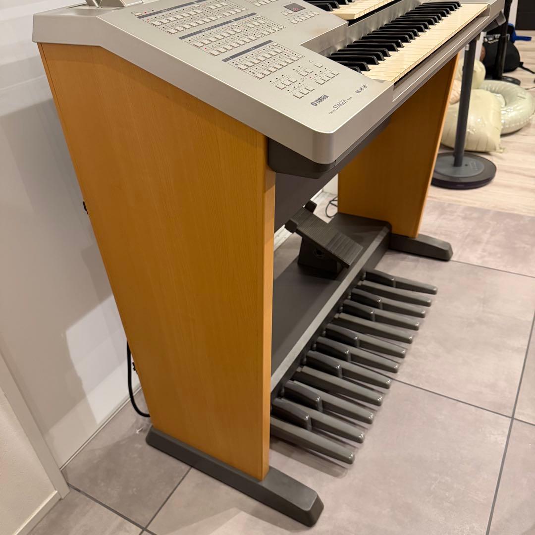 Yamaha Keyboards Digital Pianos Stagea Elb-01