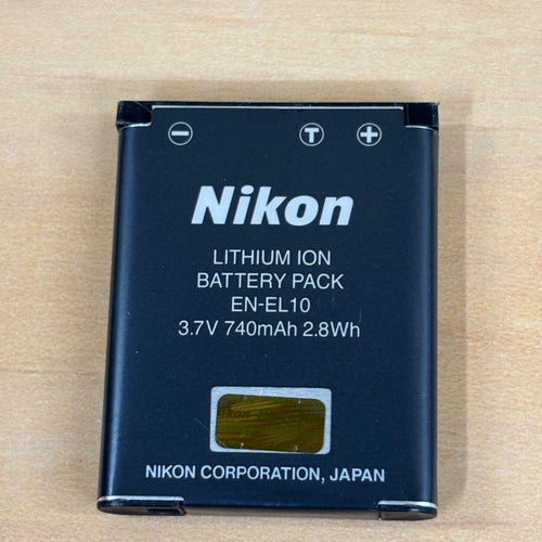 Nikon Compact Digital Camera (B) Coolpix S210 8.0 3 /9854