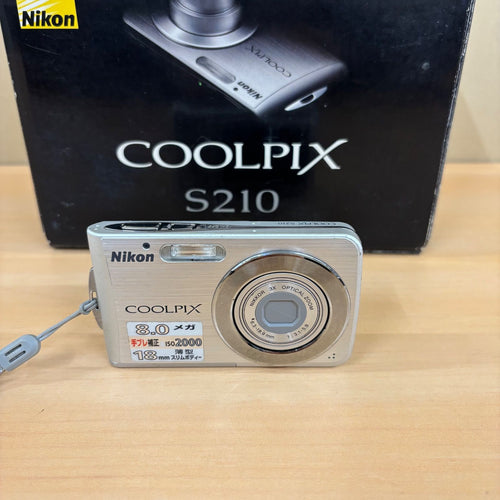 Nikon Compact Digital Camera (B) Coolpix S210 8.0 3 /9854