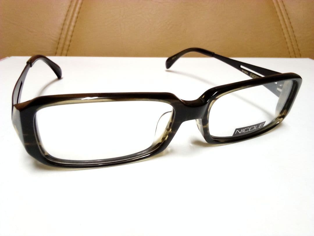 Nicole Glasses