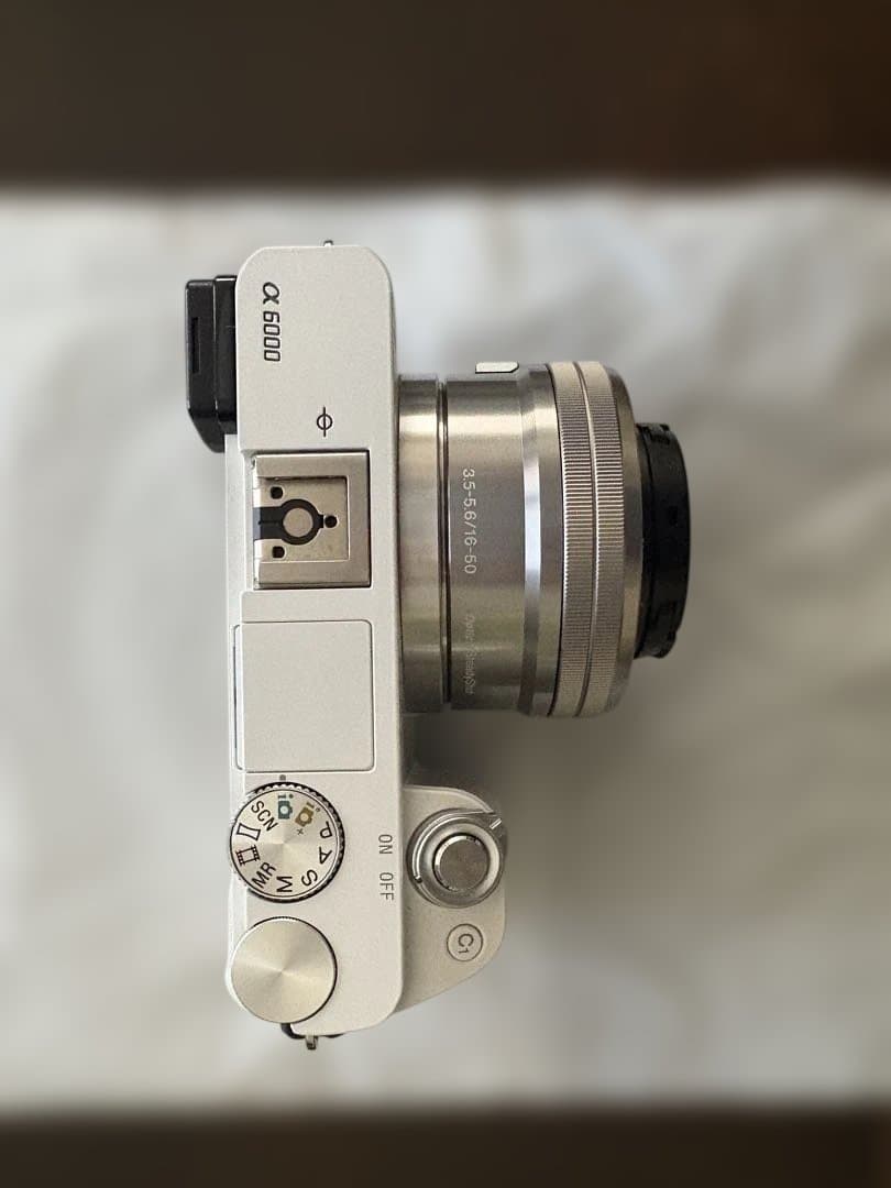 Sony Mirrorless Interchangeable Lips 6000