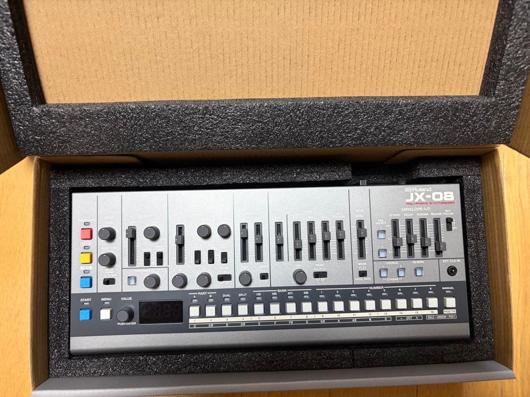 Roland Analog Synthesizers Jx-08