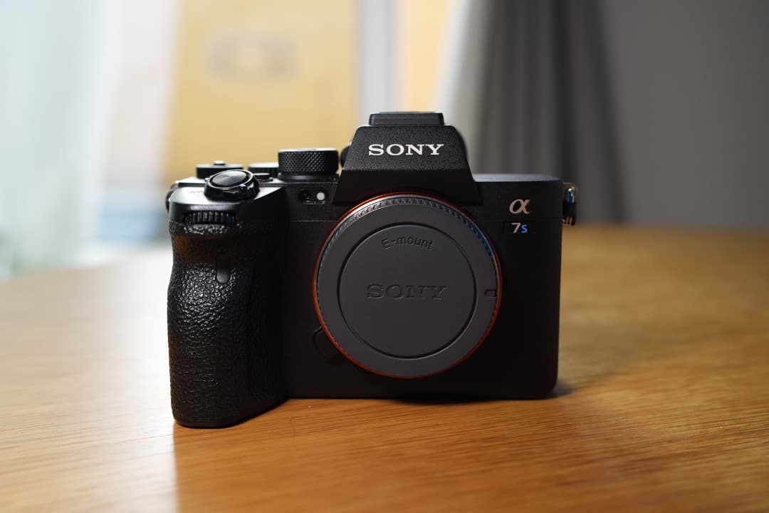 Sony Mirrorless Interchangeable Lens Cameras 7Siii