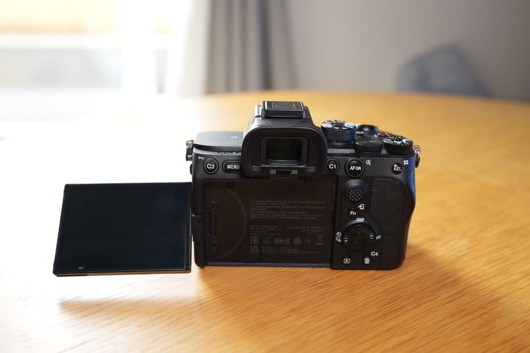 Sony Mirrorless Interchangeable Lens Cameras 7Siii