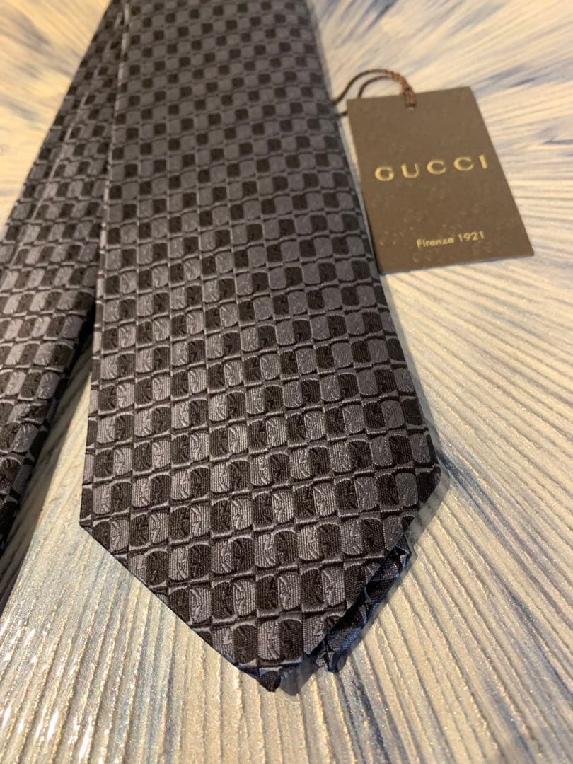 Gucci Ties 100%