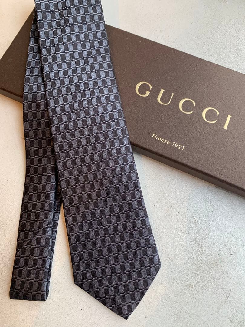 Gucci Ties 100%