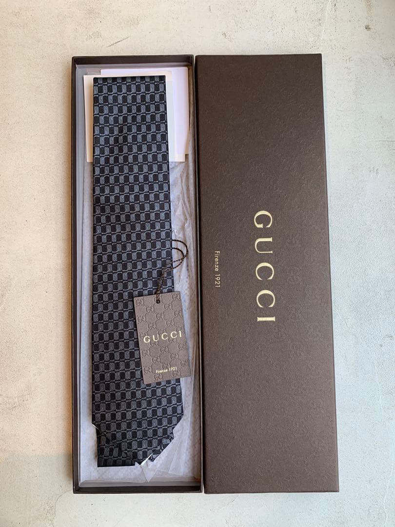 Gucci Ties 100%
