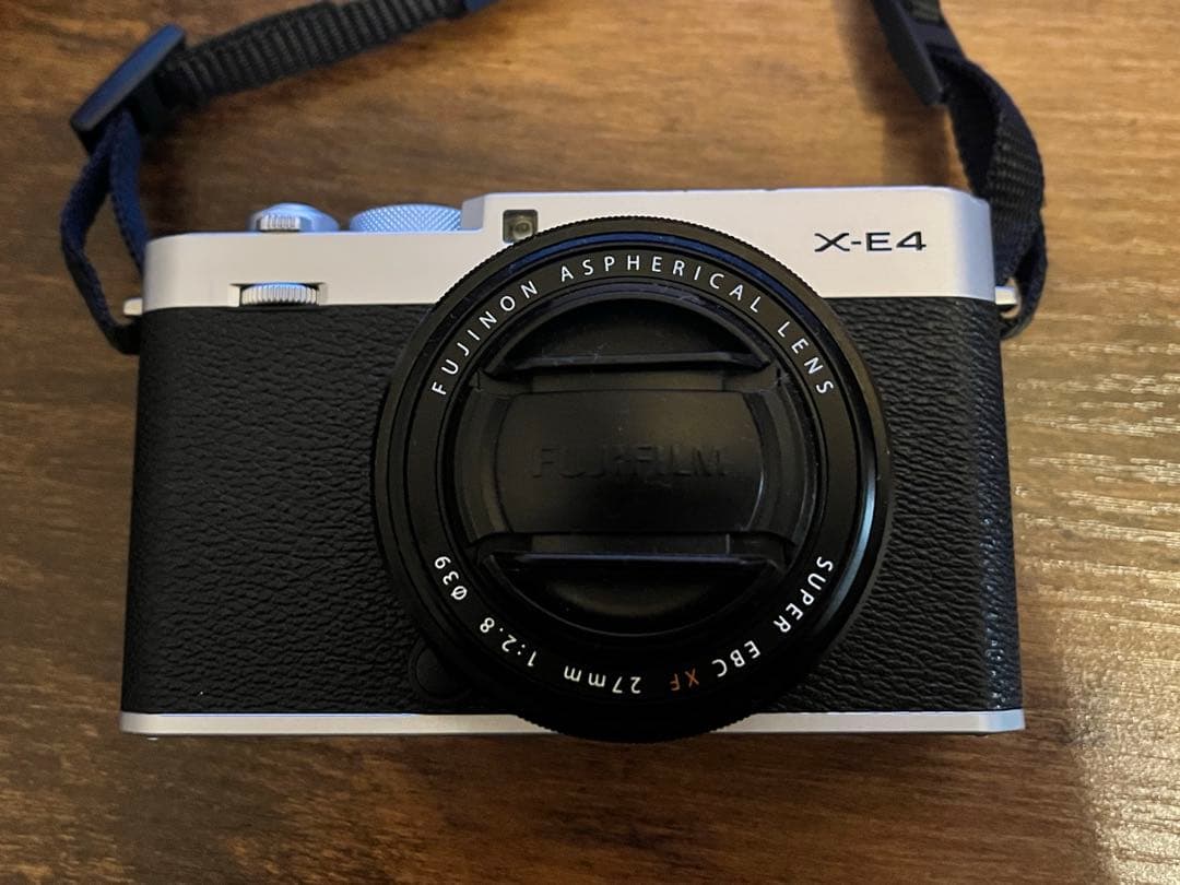 Fujifilm Mirrorless Interchangeable Lips X-E4 Xf27Mm F2.8