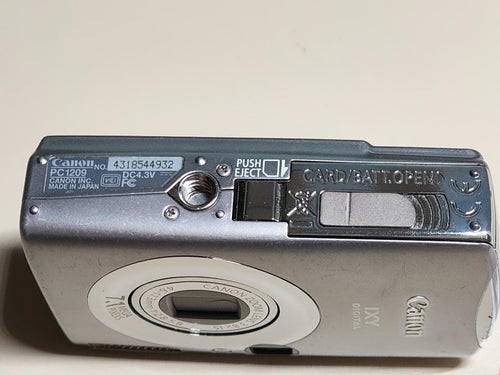 Canon Compact Digital Camera Ixy 900 Is