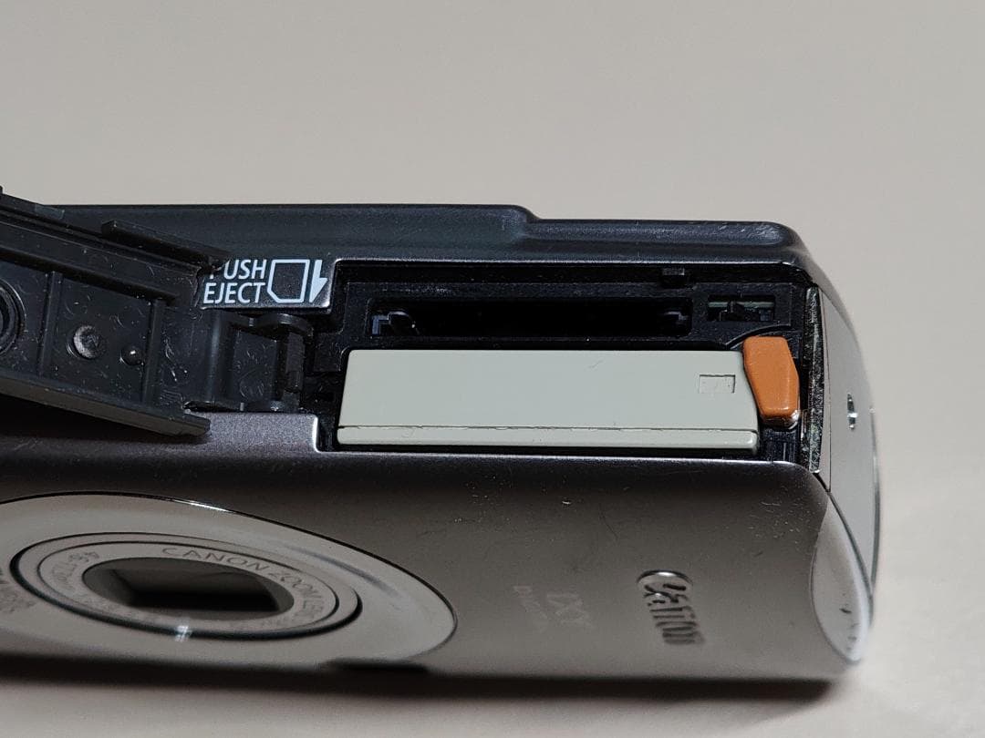 Canon Compact Digital Camera Ixy 900 Is