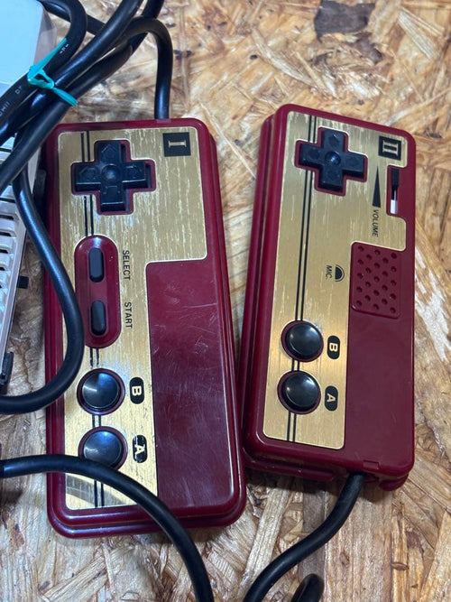 Famicom Consoles H10265518