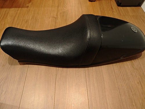 Seats Yamaha Sr400