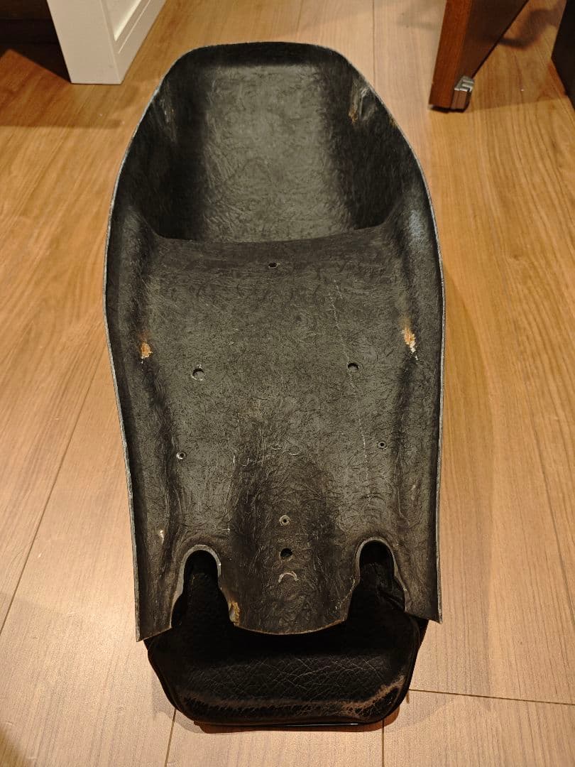 Seats Yamaha Sr400