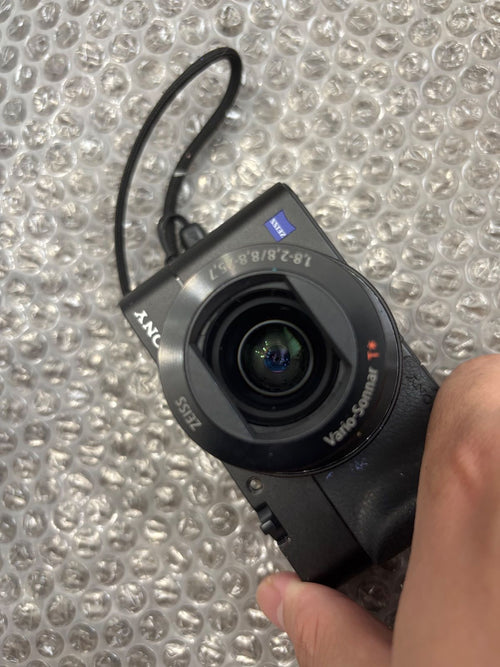 Compact Digital Camera Sony Rx100V (Dsc-Rx100M5A)