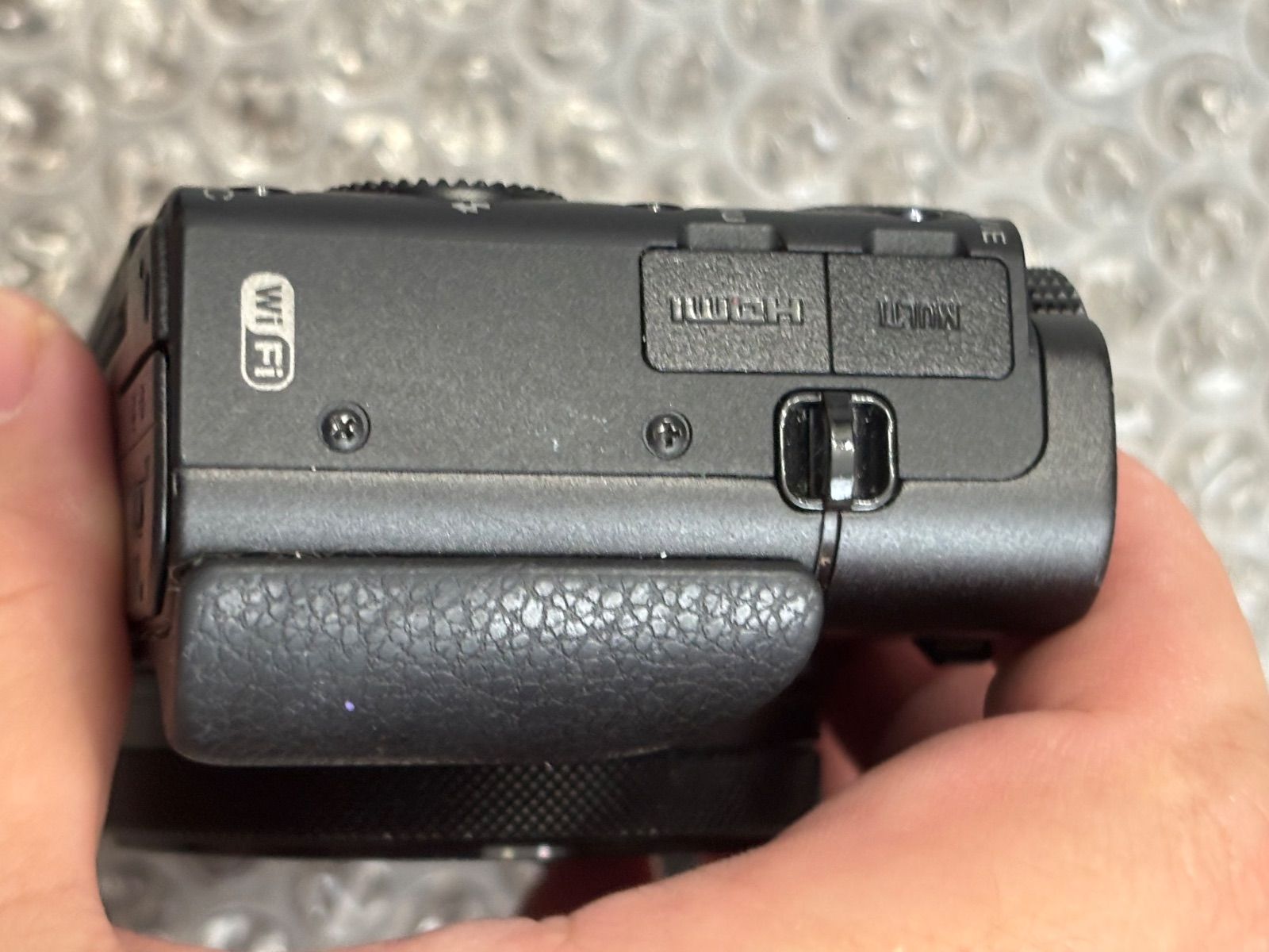 Compact Digital Camera Sony Rx100V (Dsc-Rx100M5A)