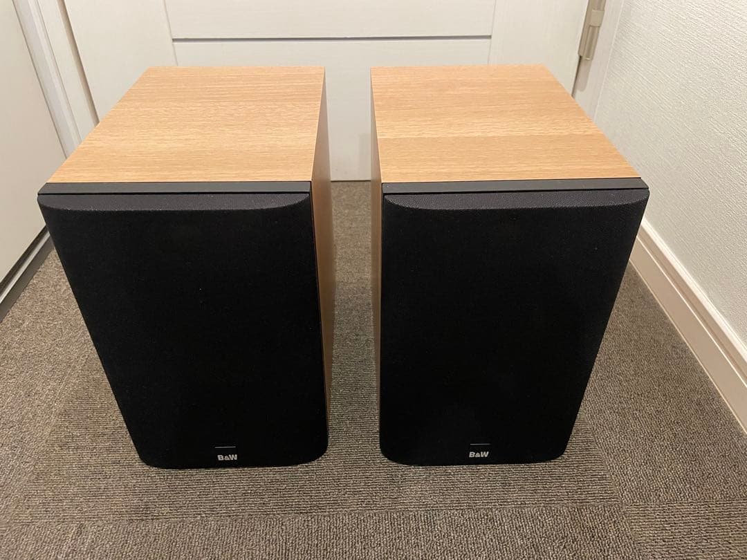 Bowers Wilkins Speakers B&W 686 2