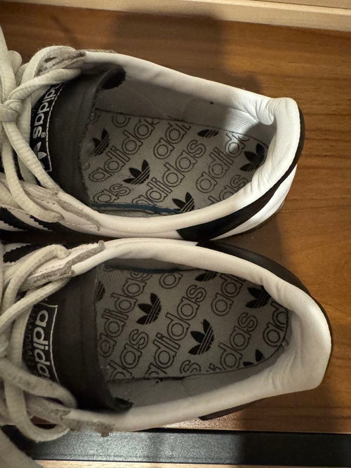 Adidas Sneakers