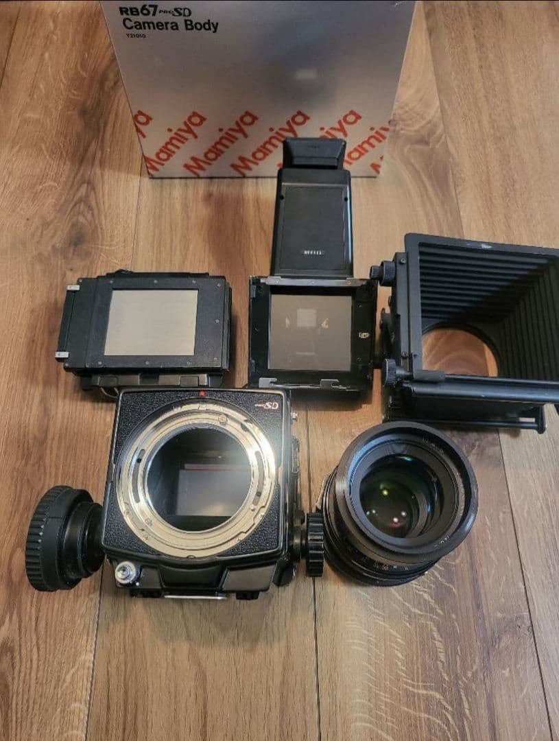 Mamiya Large -Size Medium Format Camera (Film) Rb67-Sd
