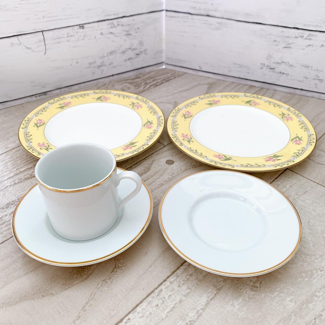 Tea Cups Saucers