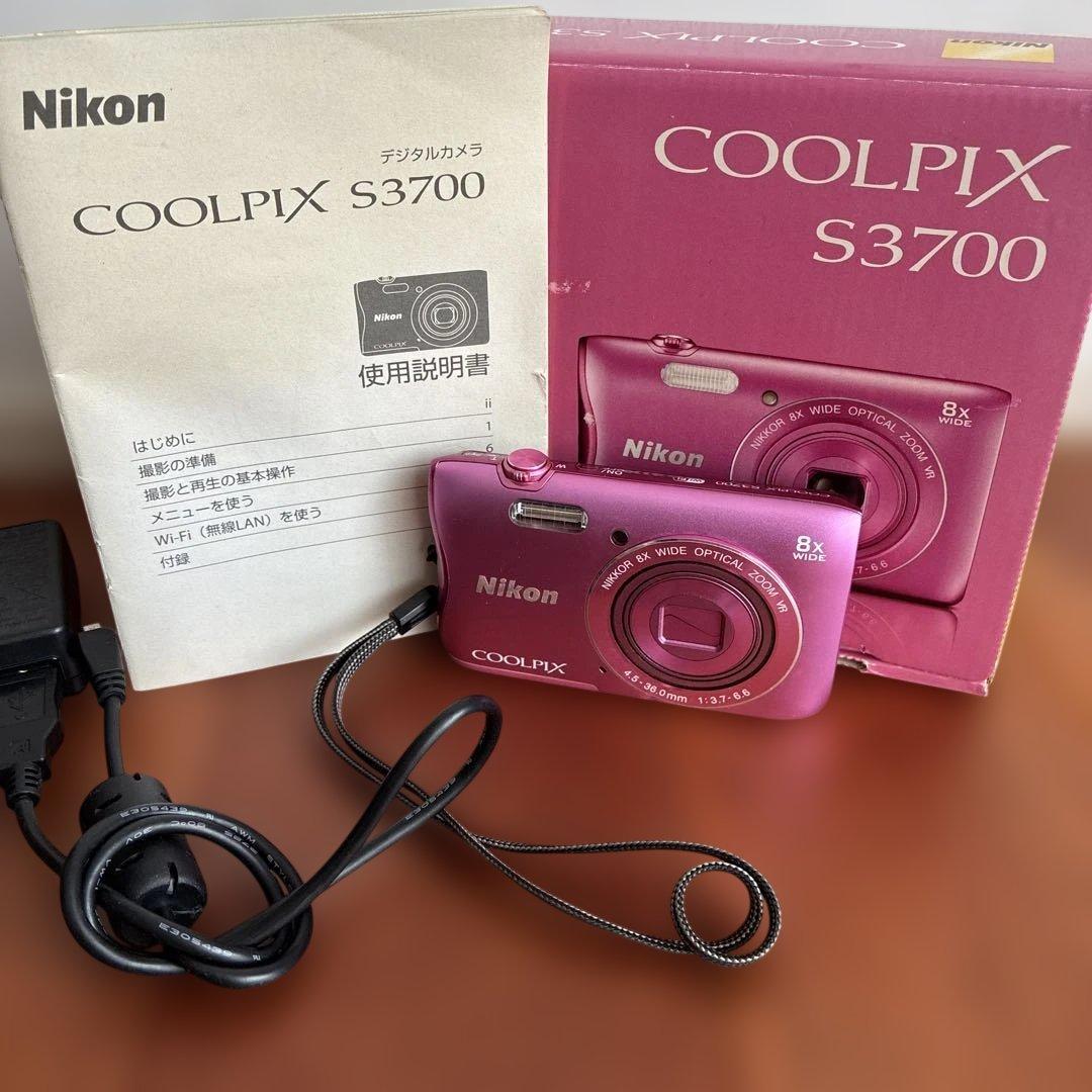 Compact Digital Cameras Nikon Coolpix S3700