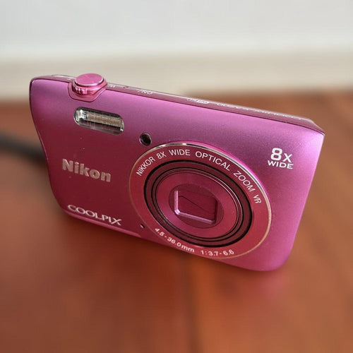 Compact Digital Cameras Nikon Coolpix S3700