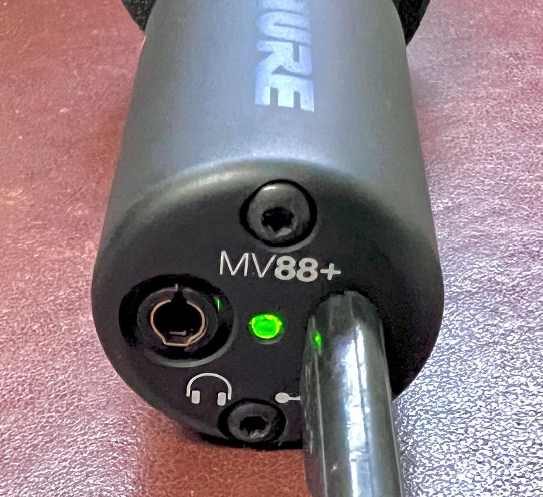 Shure Condenser Microphone Mv88+