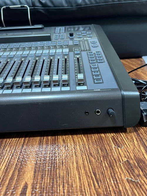 Digital Mixers Roland V-Mixer M-200I