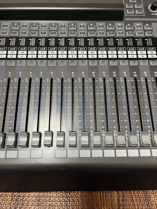 Digital Mixers Roland V-Mixer M-200I