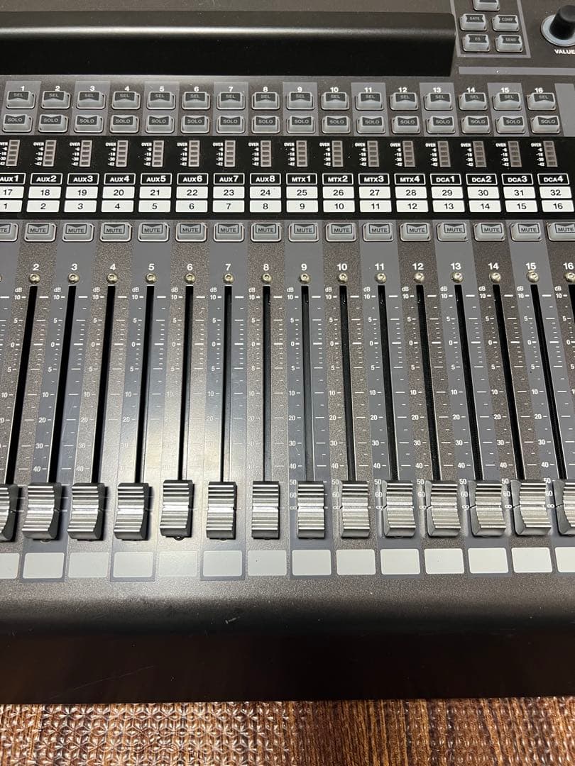 Digital Mixers Roland V-Mixer M-200I