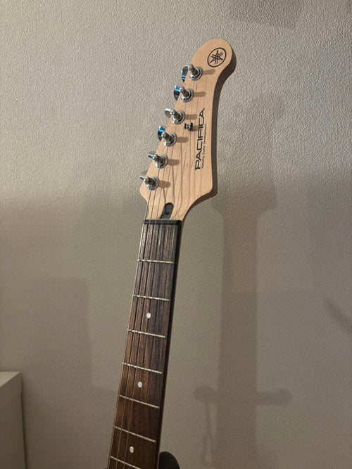 Yamaha Electric Guitars Pacifica 112V