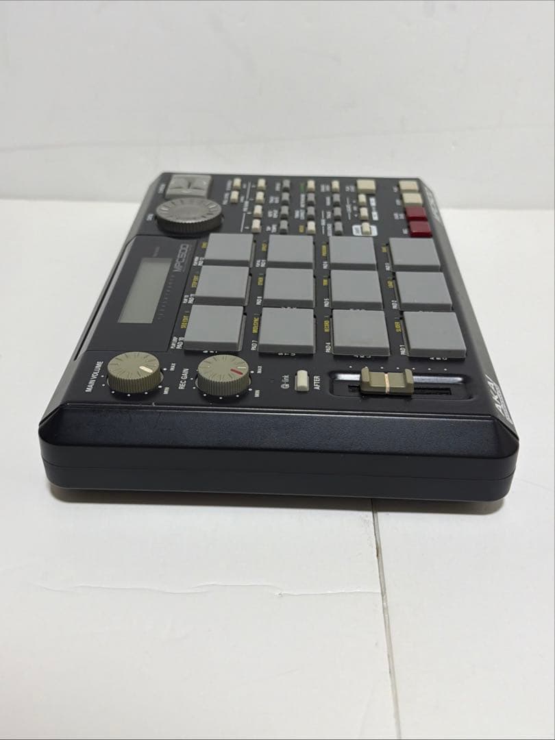 Akai Professional Samplers Mpc500