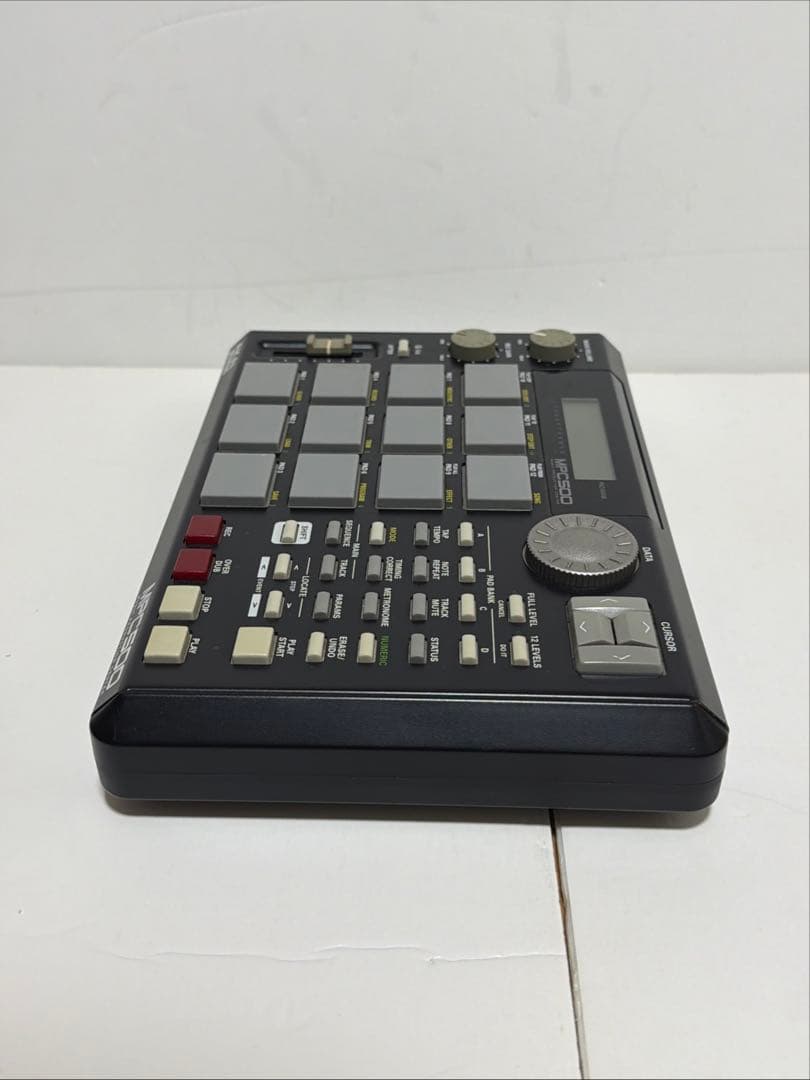 Akai Professional Samplers Mpc500