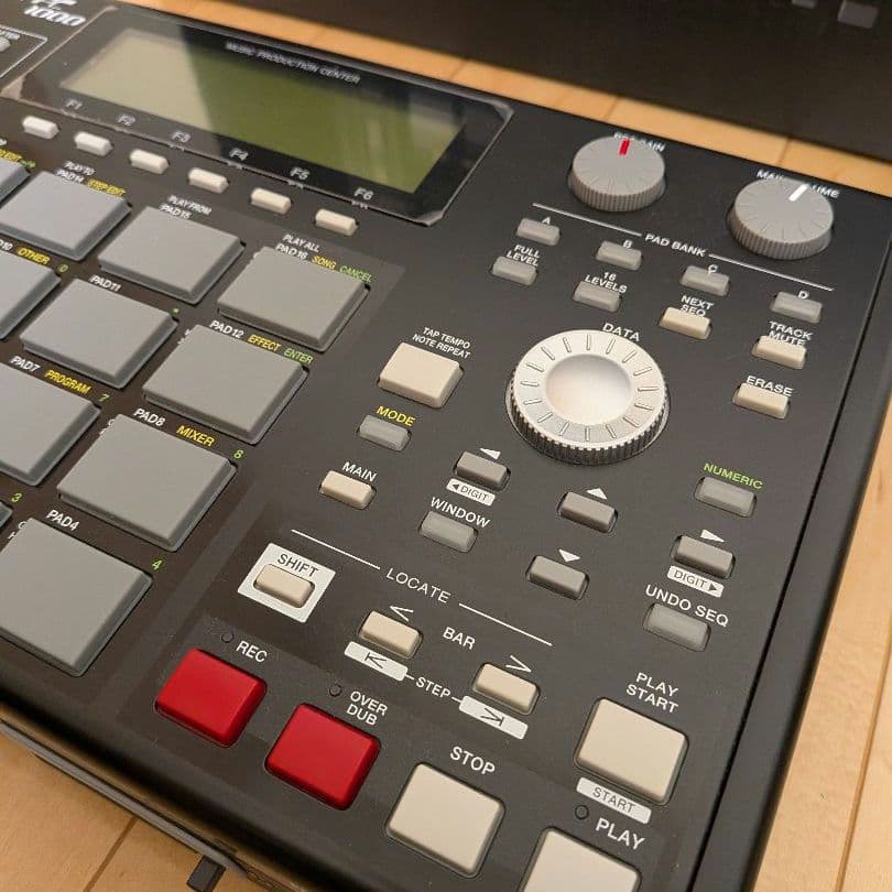Akai Professional Samplers Mpc1000Bk-N 128Mb Jjosver.3.16