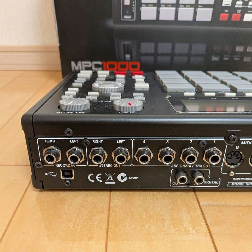 Akai Professional Samplers Mpc1000Bk-N 128Mb Jjosver.3.16