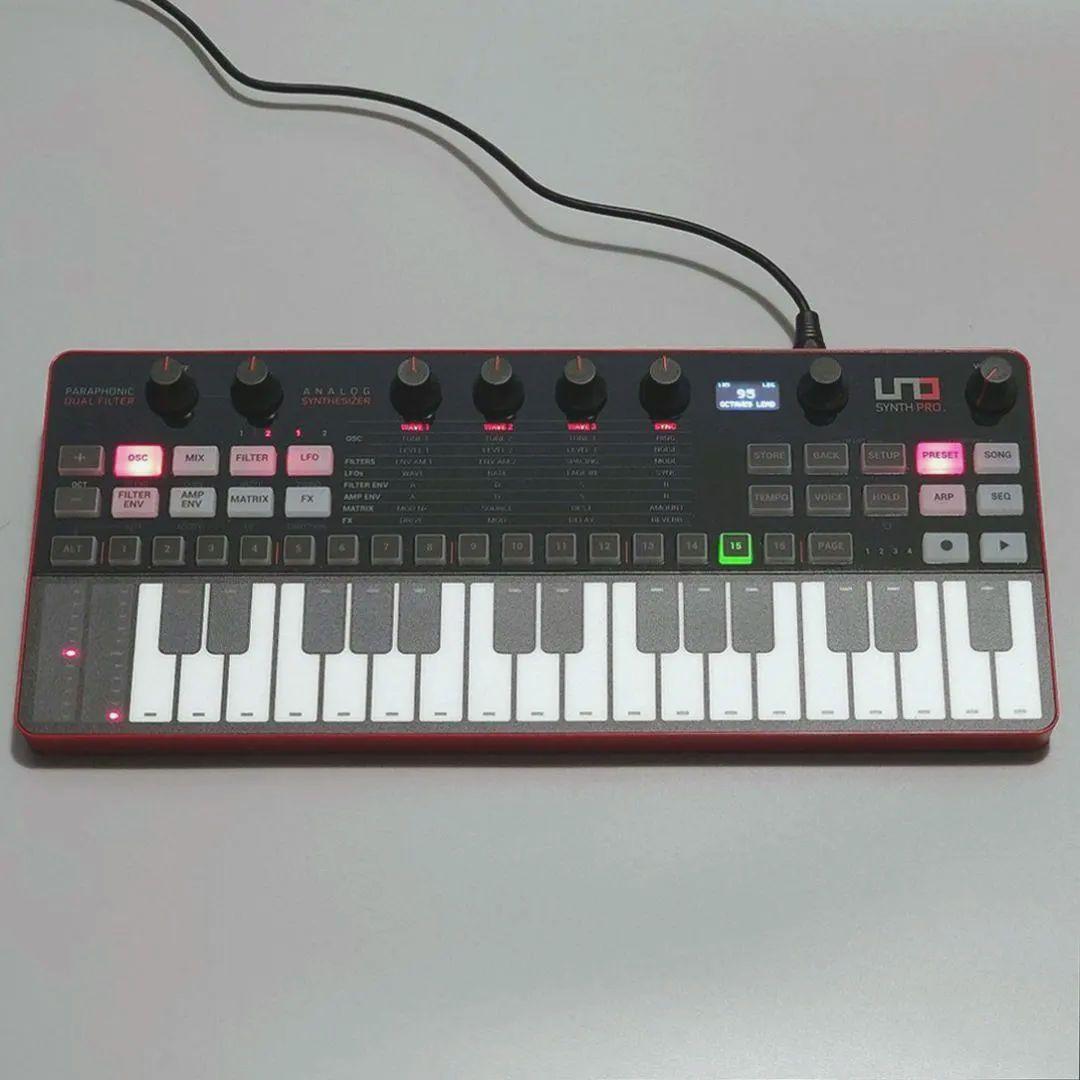 Ik Multimedia Analog Synthesizers Uno Synth Pro Desktop