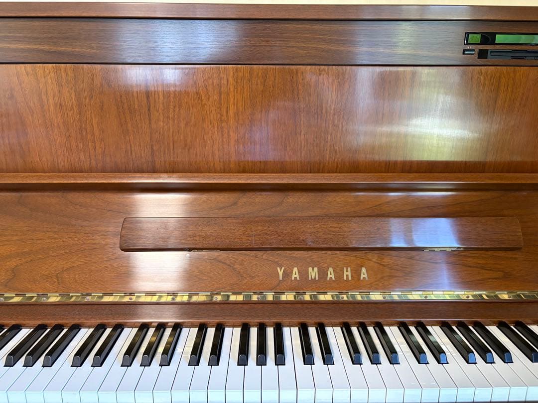 Yamaha Upright Pianos Hq100