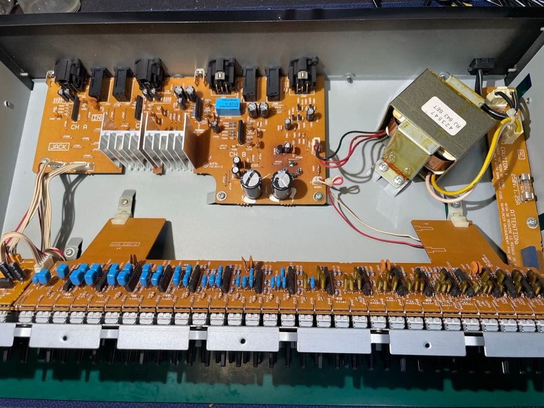 Yamaha Equalizers Q2031B