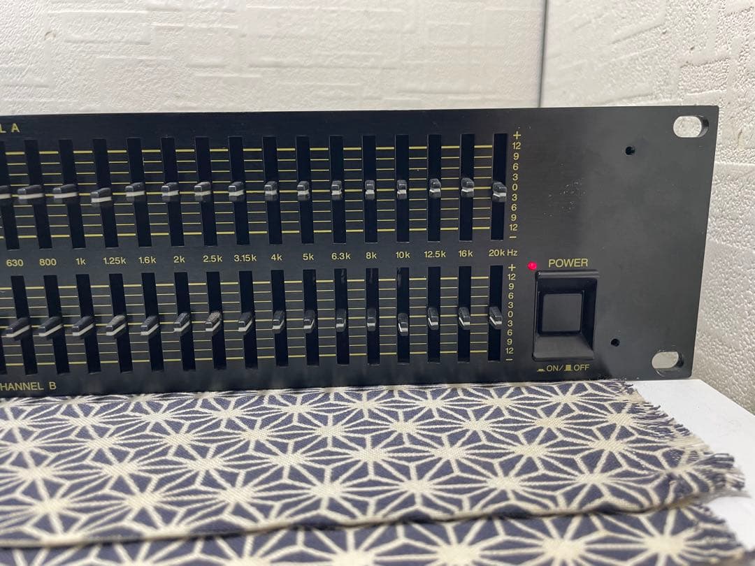 Yamaha Equalizers Q2031B