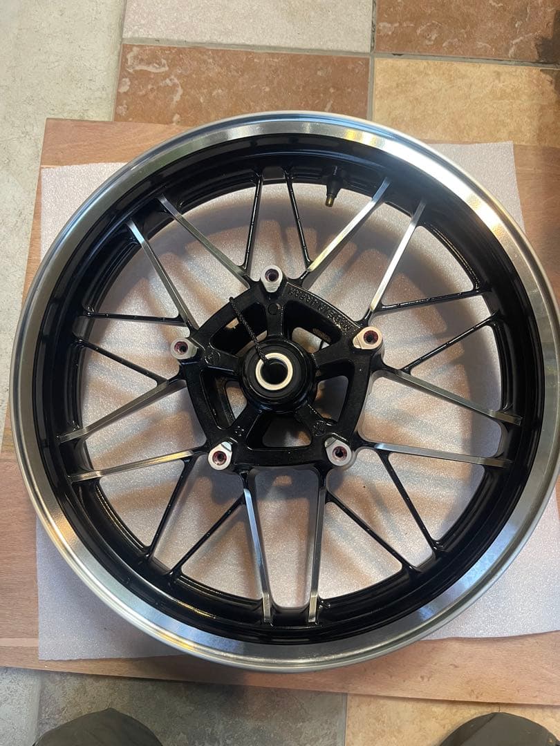 Wheels Z900Rs