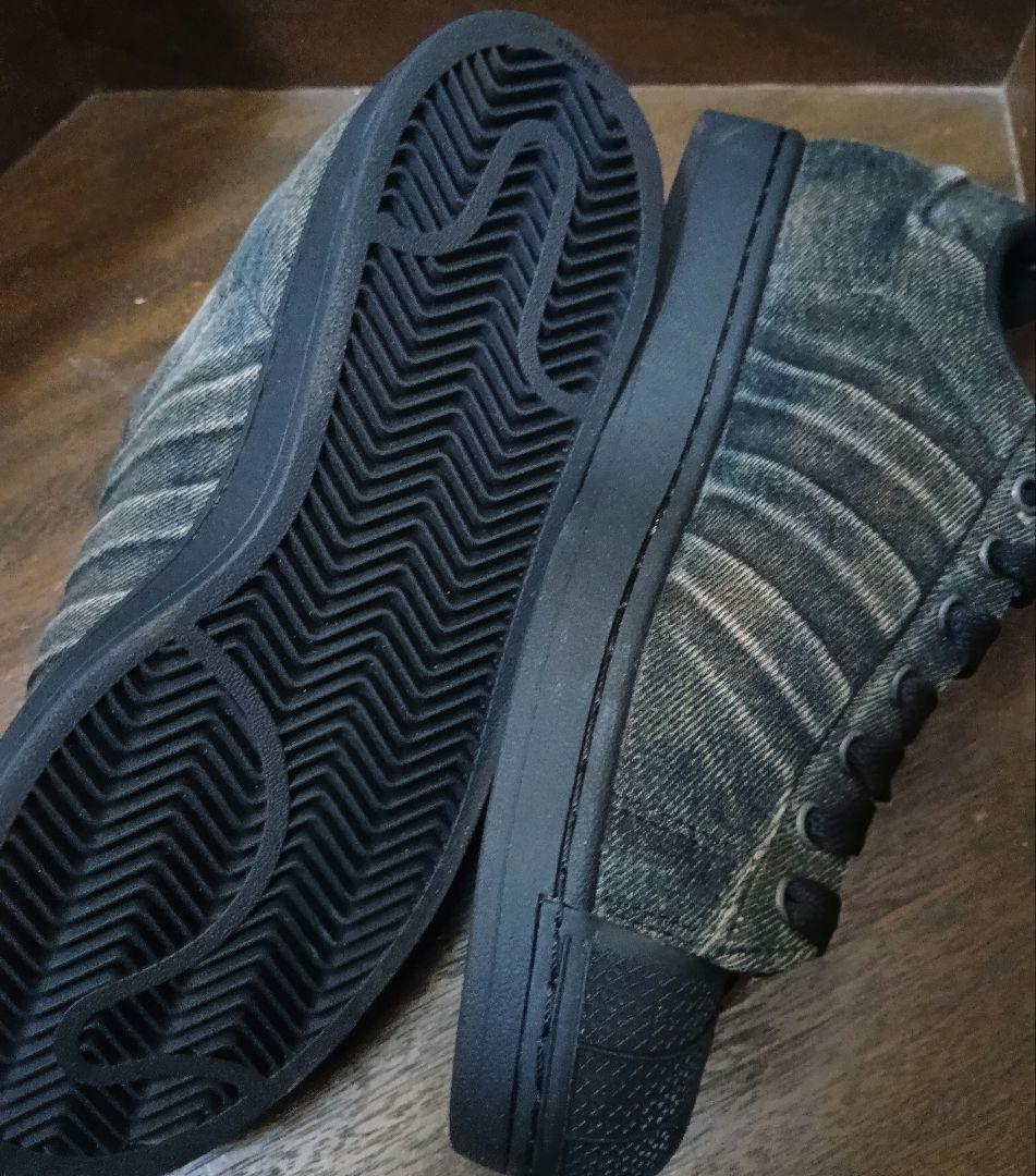 Adidas Sneakers