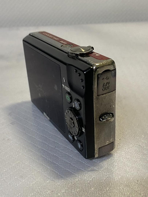 Compact Digital Camera Nikon S640#519