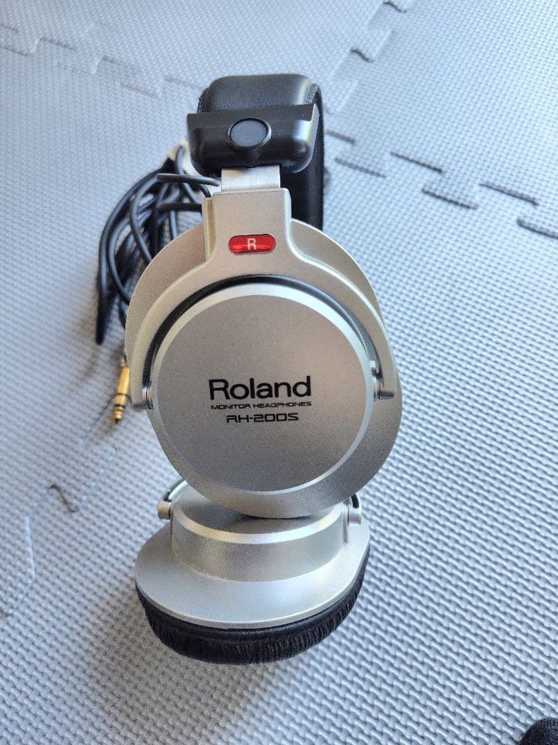 Roland Keyboards Digital Pianos F701La