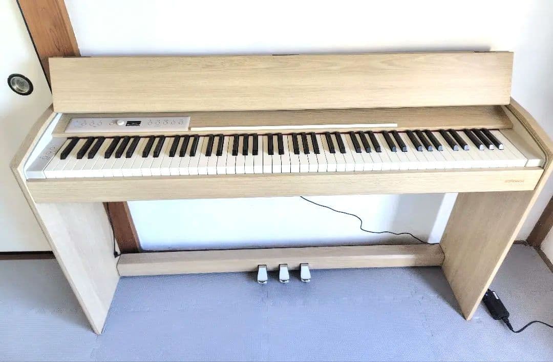 Roland Keyboards Digital Pianos F701La