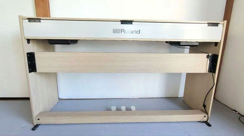 Roland Keyboards Digital Pianos F701La
