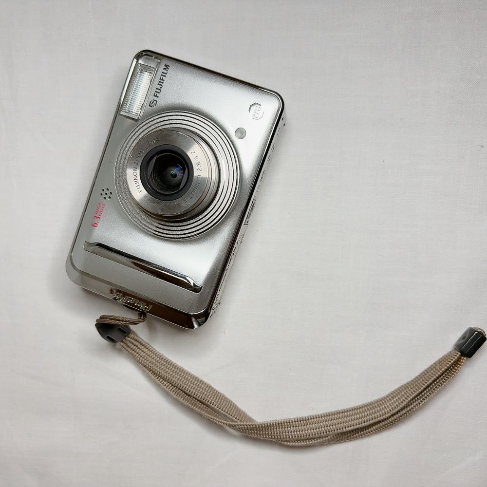 Fujifilm Compact Digital Camera Finepix A600 600 3