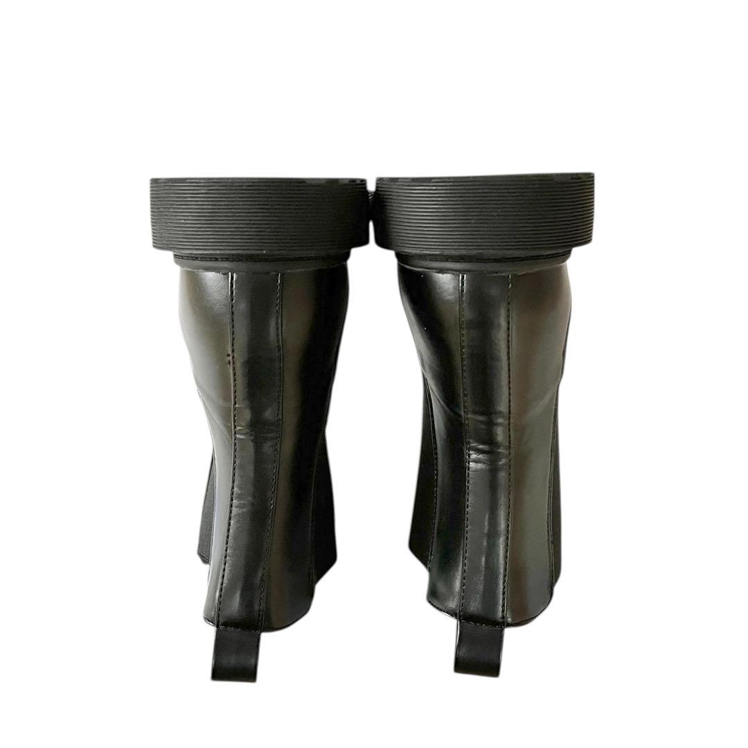 Gu Chelsea Boots